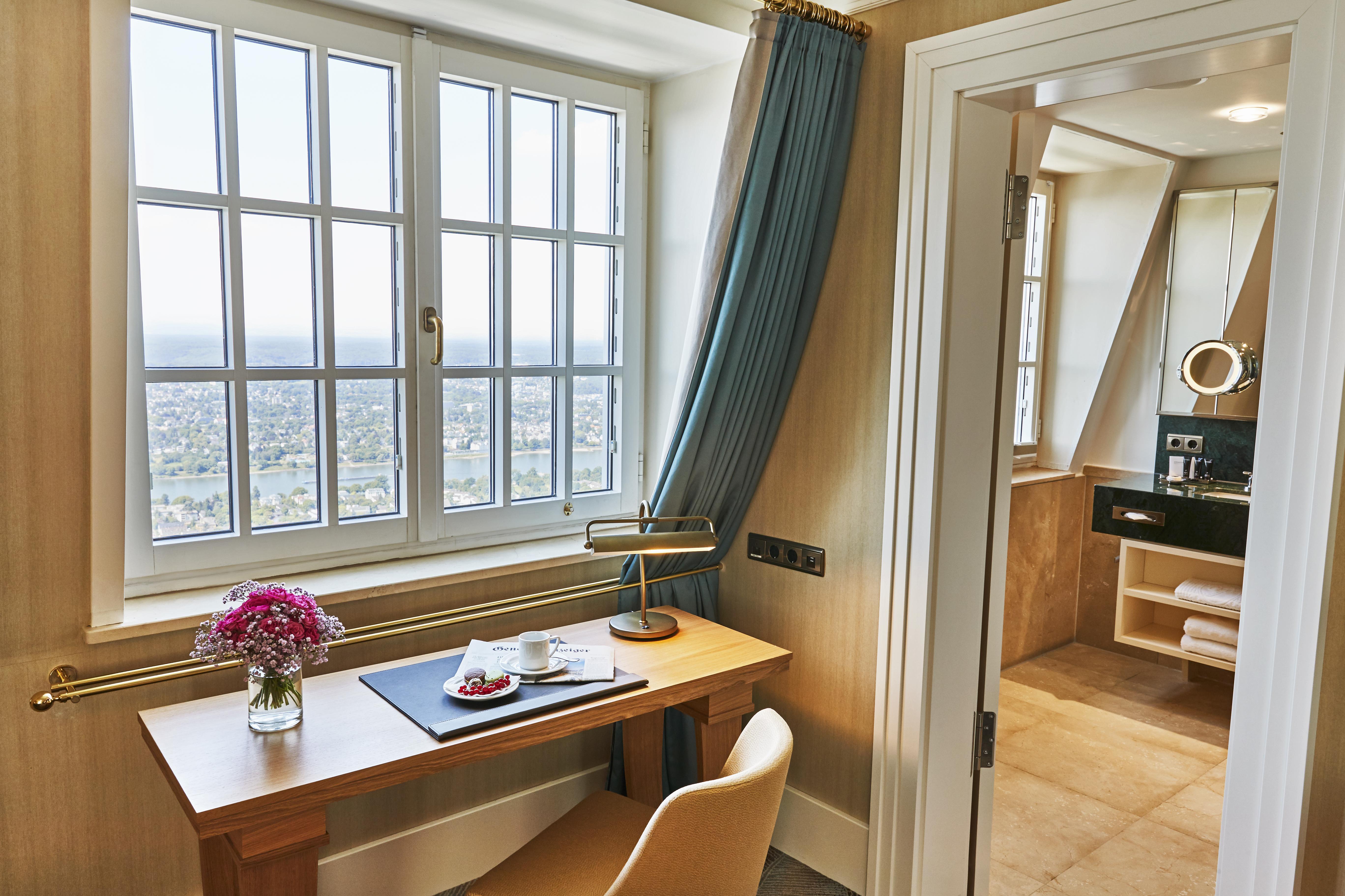 Steigenberger Icon Grandhotel & Spa Petersberg Koenigswinter Exterior photo A room at the hotel
