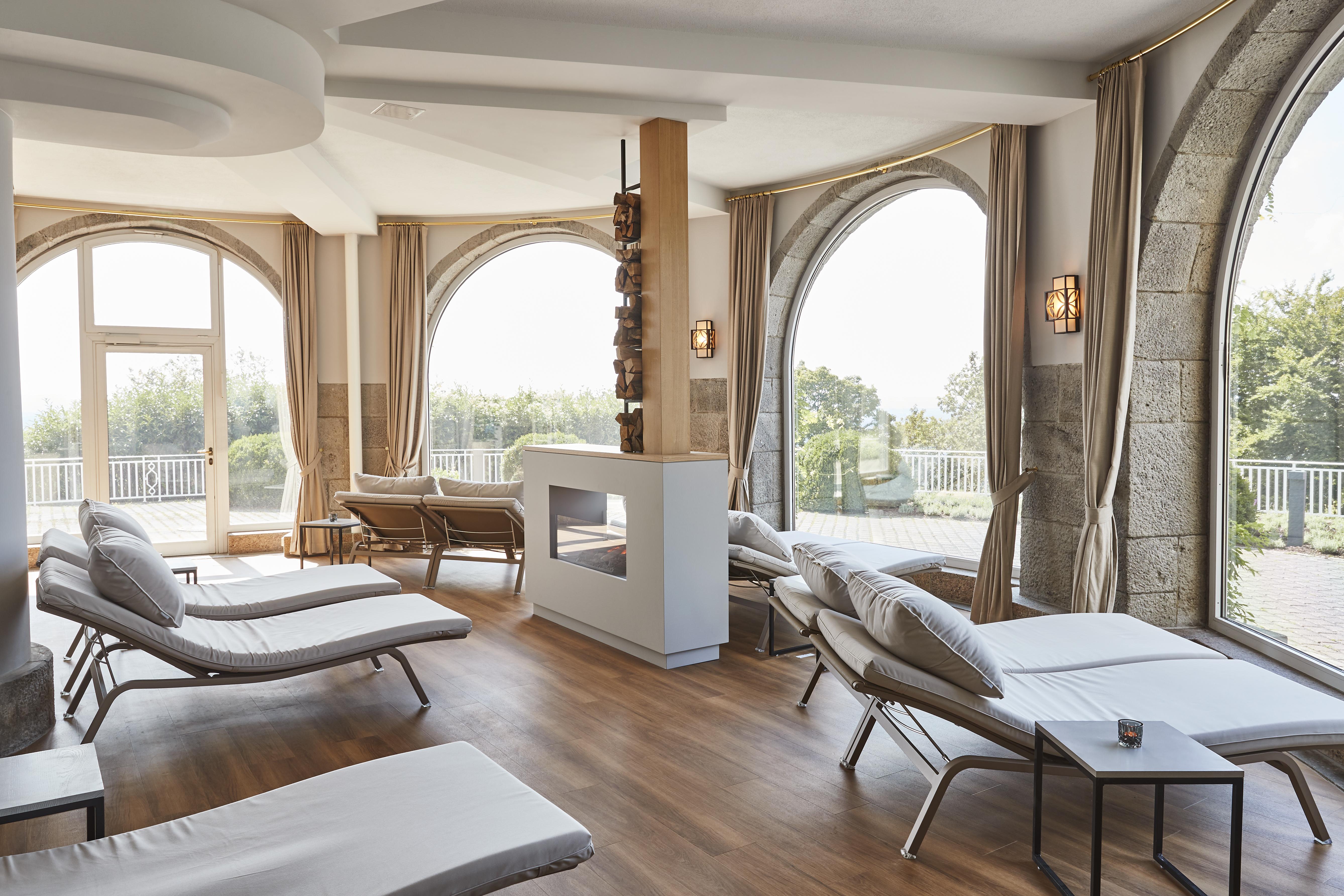 Steigenberger Icon Grandhotel & Spa Petersberg Koenigswinter Exterior photo The spa at the Hotel de la Tour