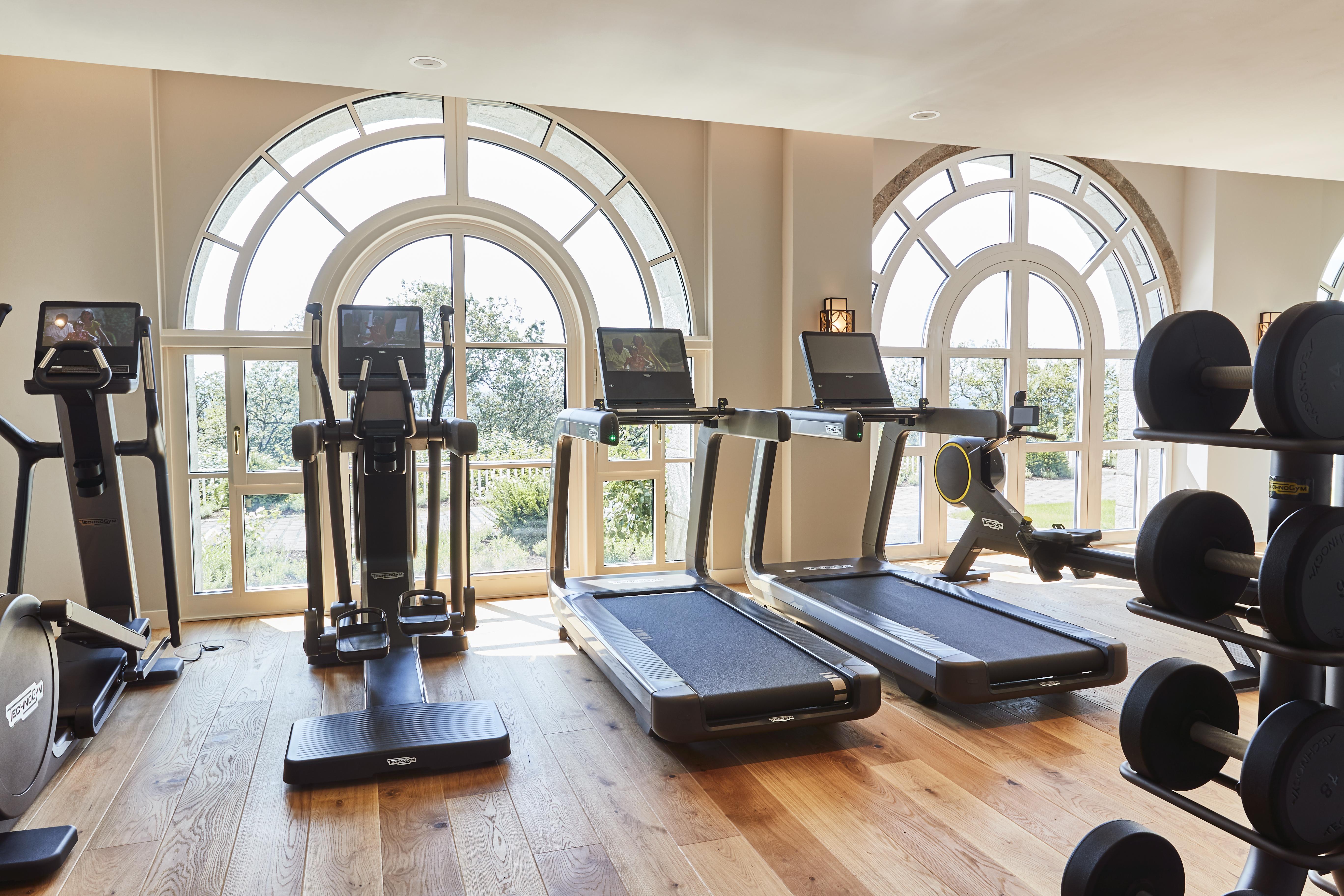 Steigenberger Icon Grandhotel & Spa Petersberg Koenigswinter Exterior photo The gym at The Ivy Spa