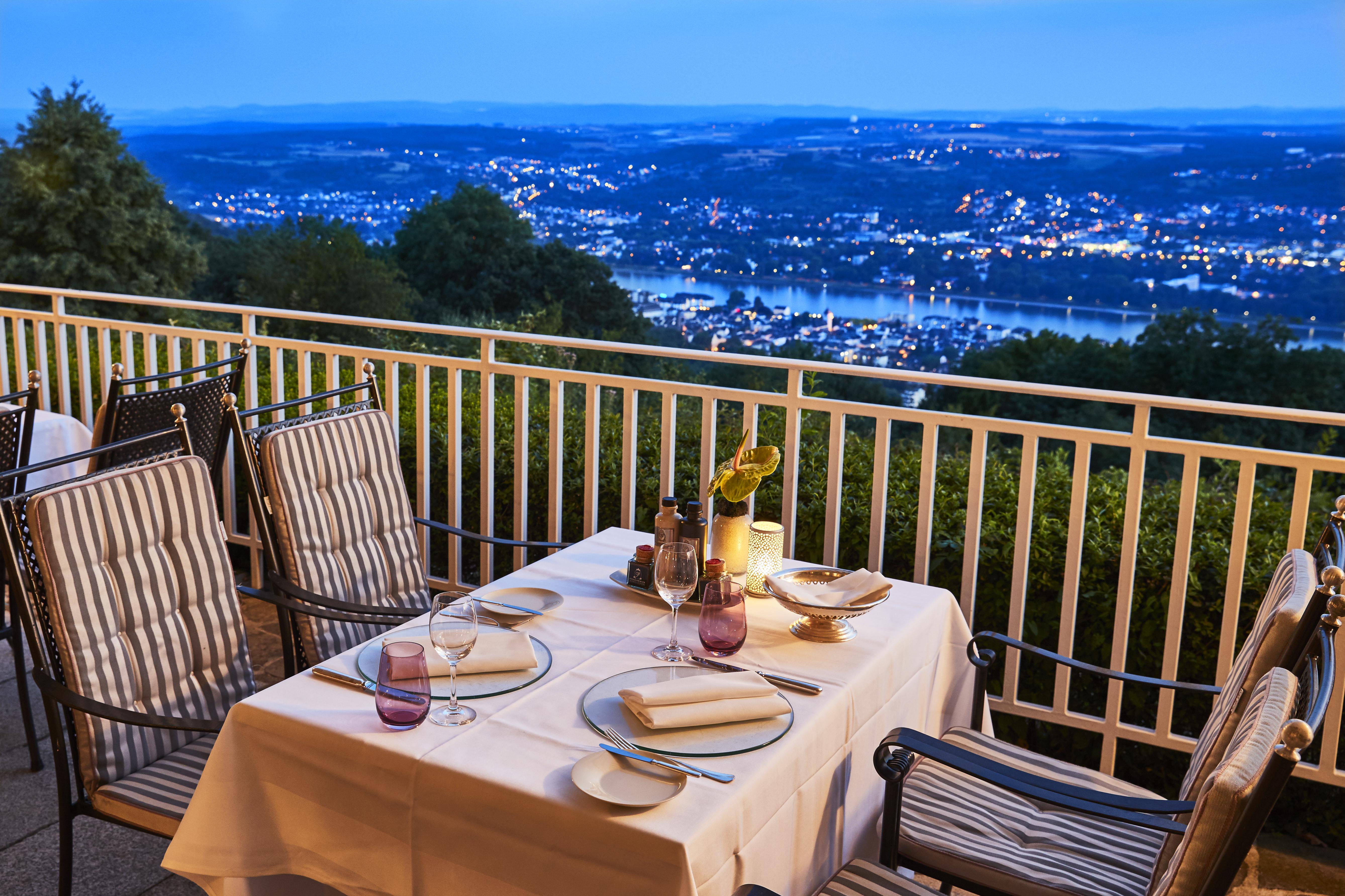 Steigenberger Icon Grandhotel & Spa Petersberg Koenigswinter Exterior photo View from the restaurant