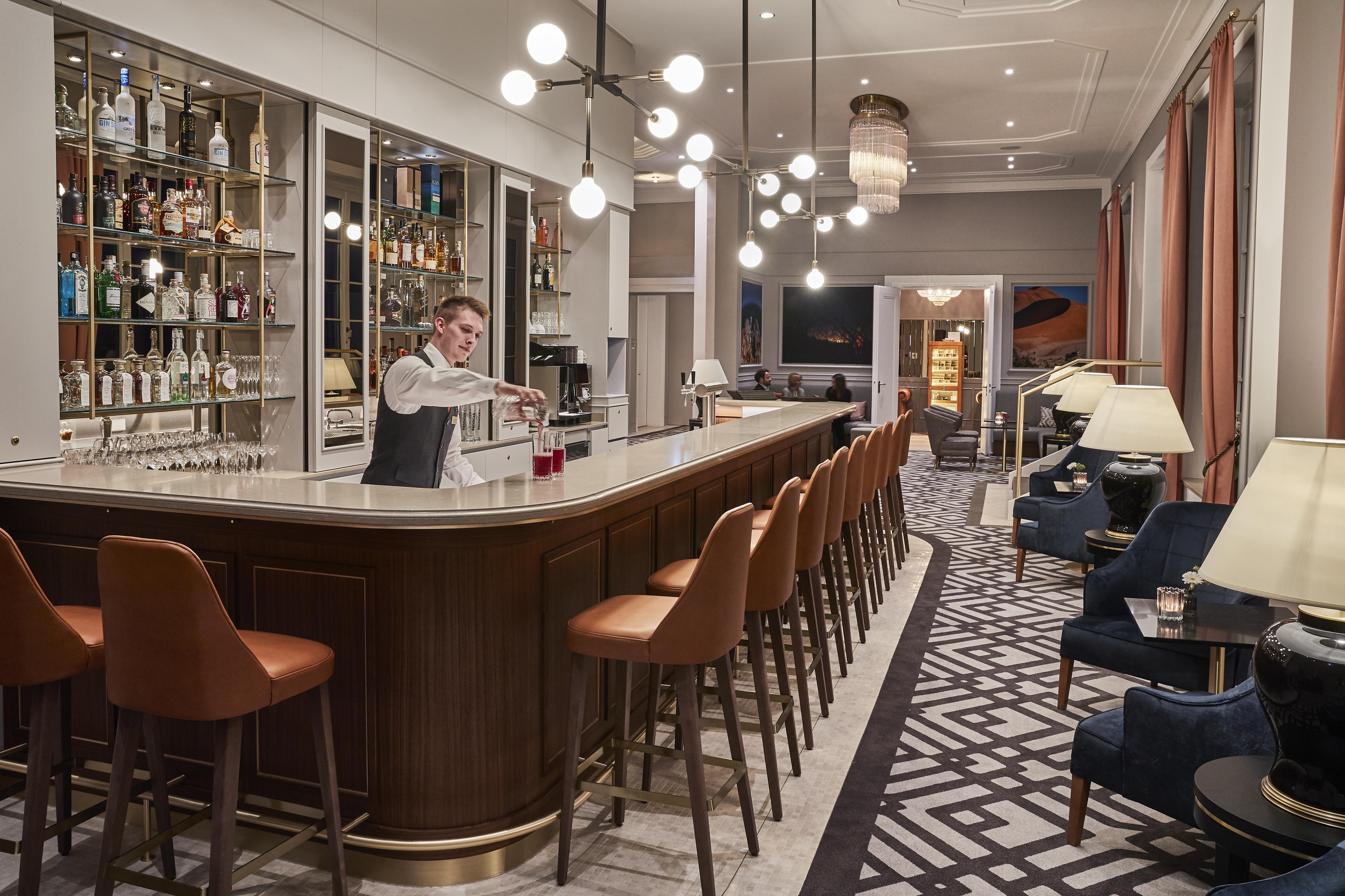 Steigenberger Icon Grandhotel & Spa Petersberg Koenigswinter Exterior photo The bar at the hotel