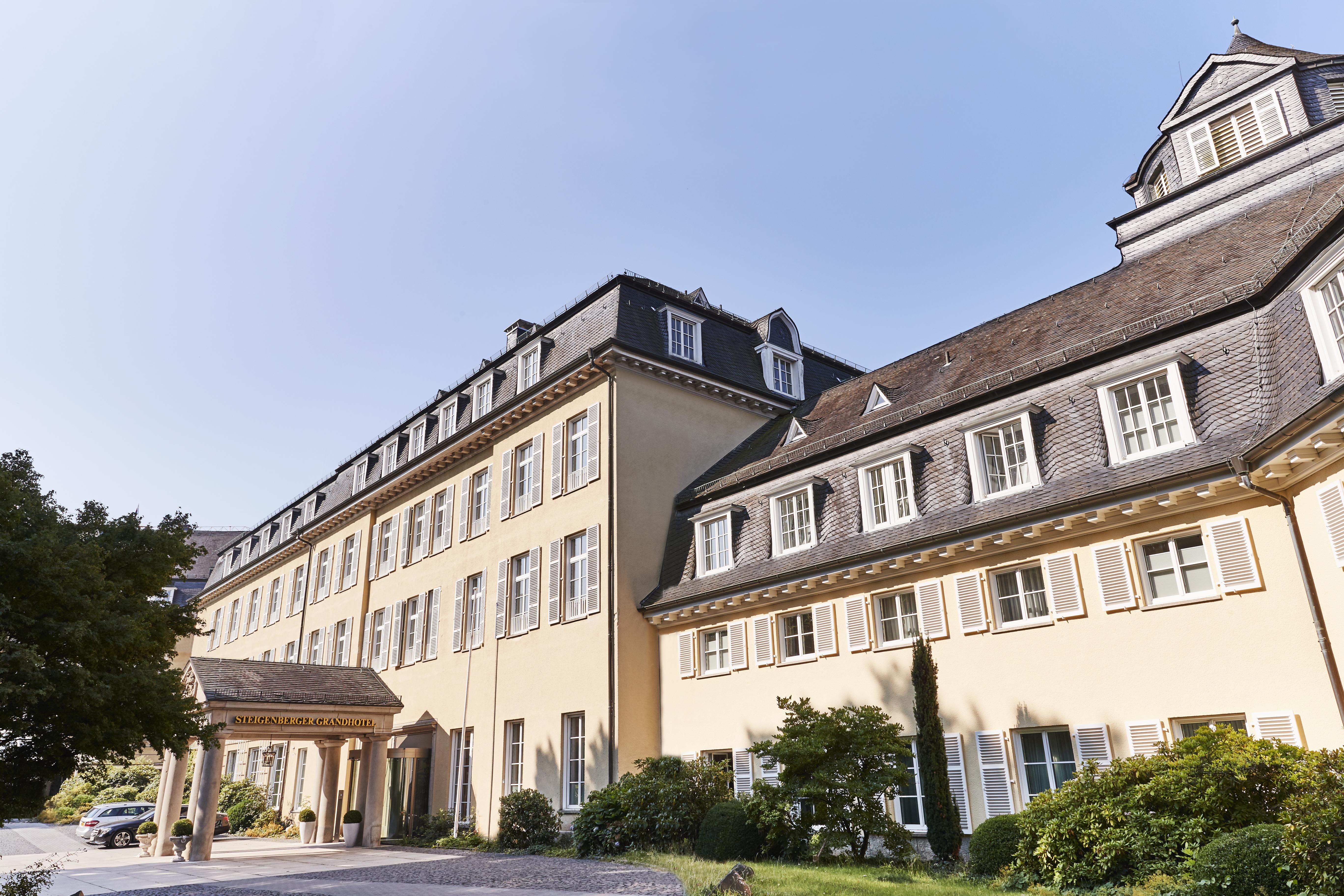 Steigenberger Icon Grandhotel & Spa Petersberg Koenigswinter Exterior photo The former sanatorium