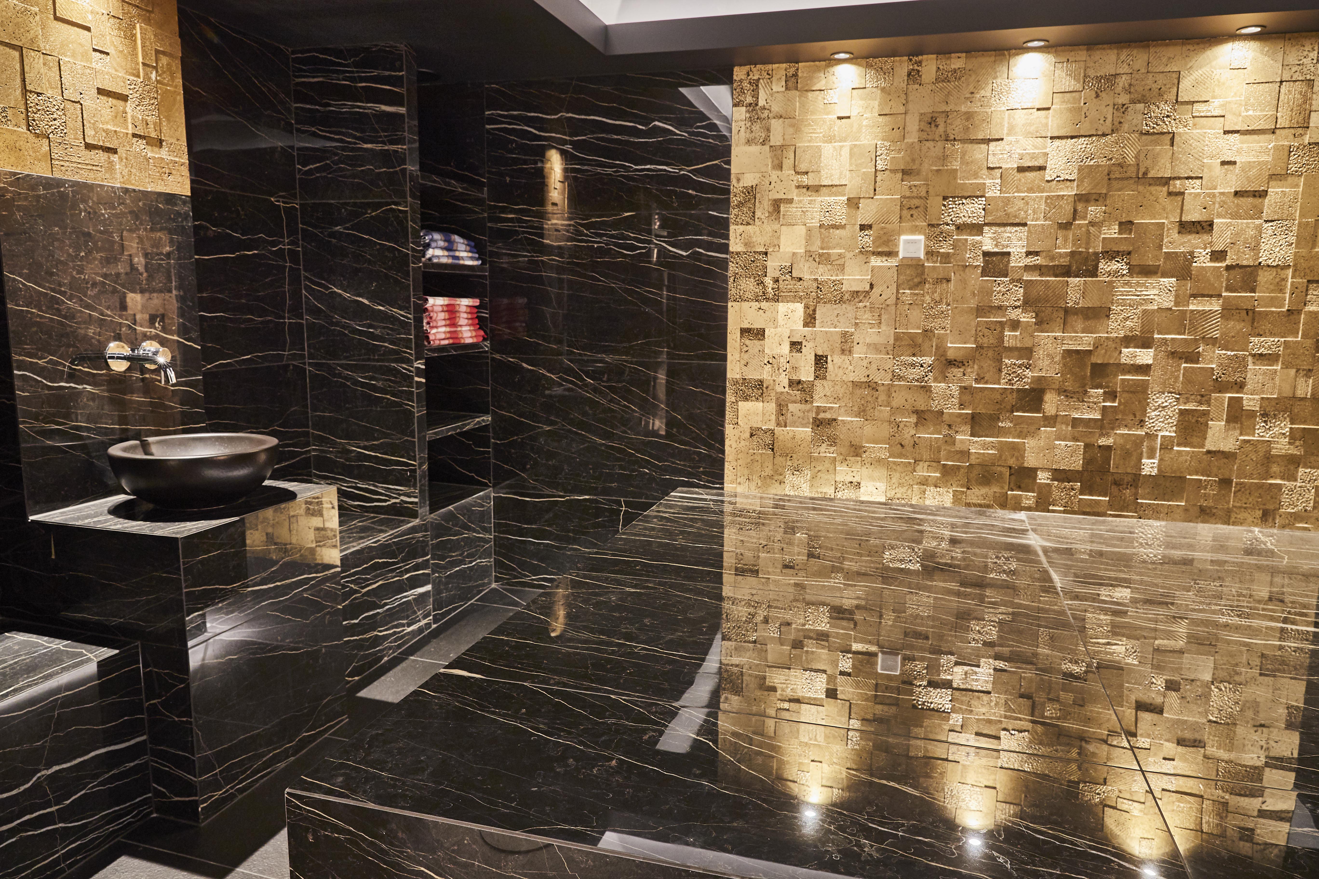 Steigenberger Icon Grandhotel & Spa Petersberg Koenigswinter Exterior photo Bathroom in the hotel